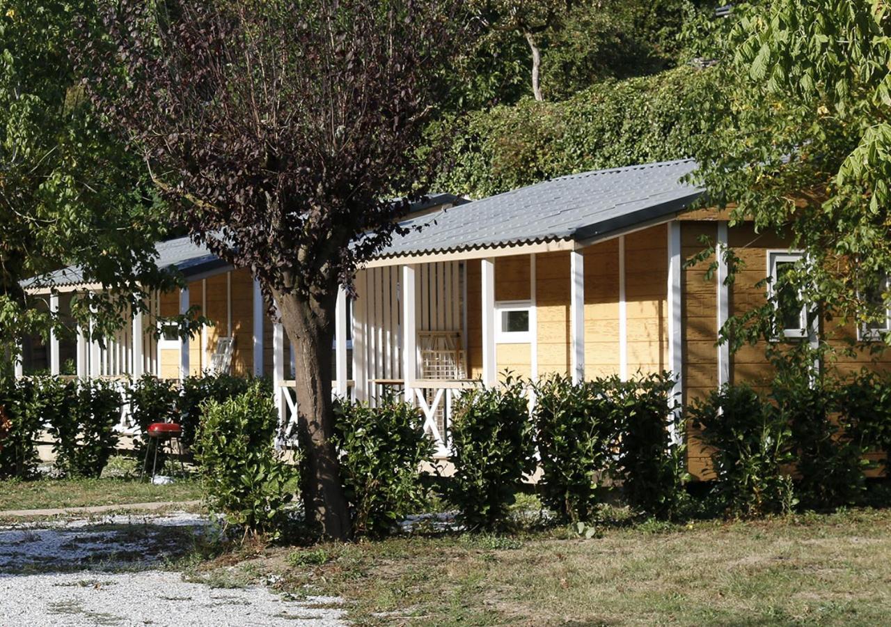 Campsite Le Jardin: Riverside Nature Retreat Lacaze